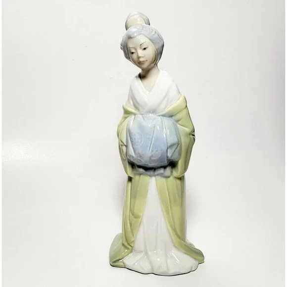 Geisha Figurine By Miguel Requena Pitti Sing CUART DE POBLET SPAIN 9.6 Pristine!